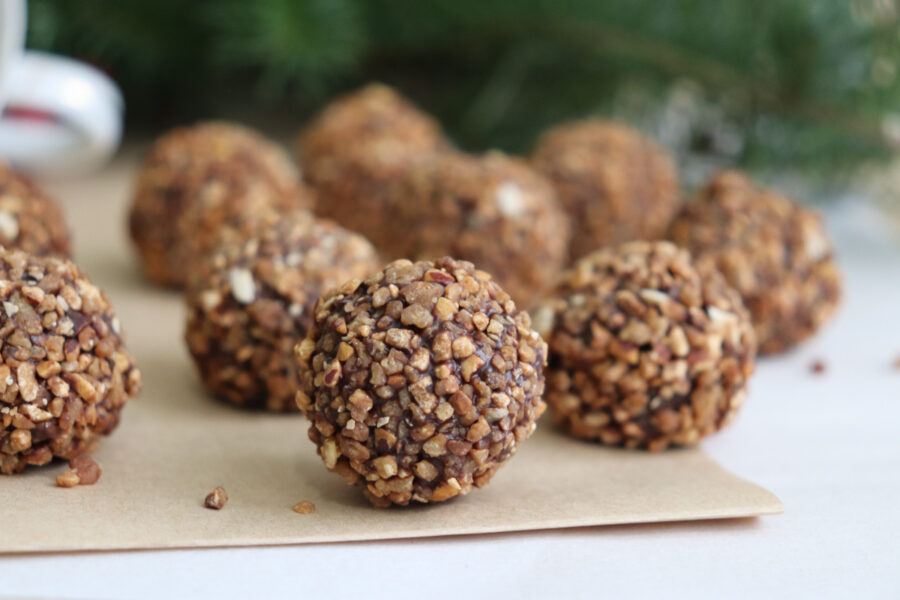 a group of Hazelnut Praline Truffle for the Winter Holiday at Sophie Sucree Vegan Bakery in Montreal