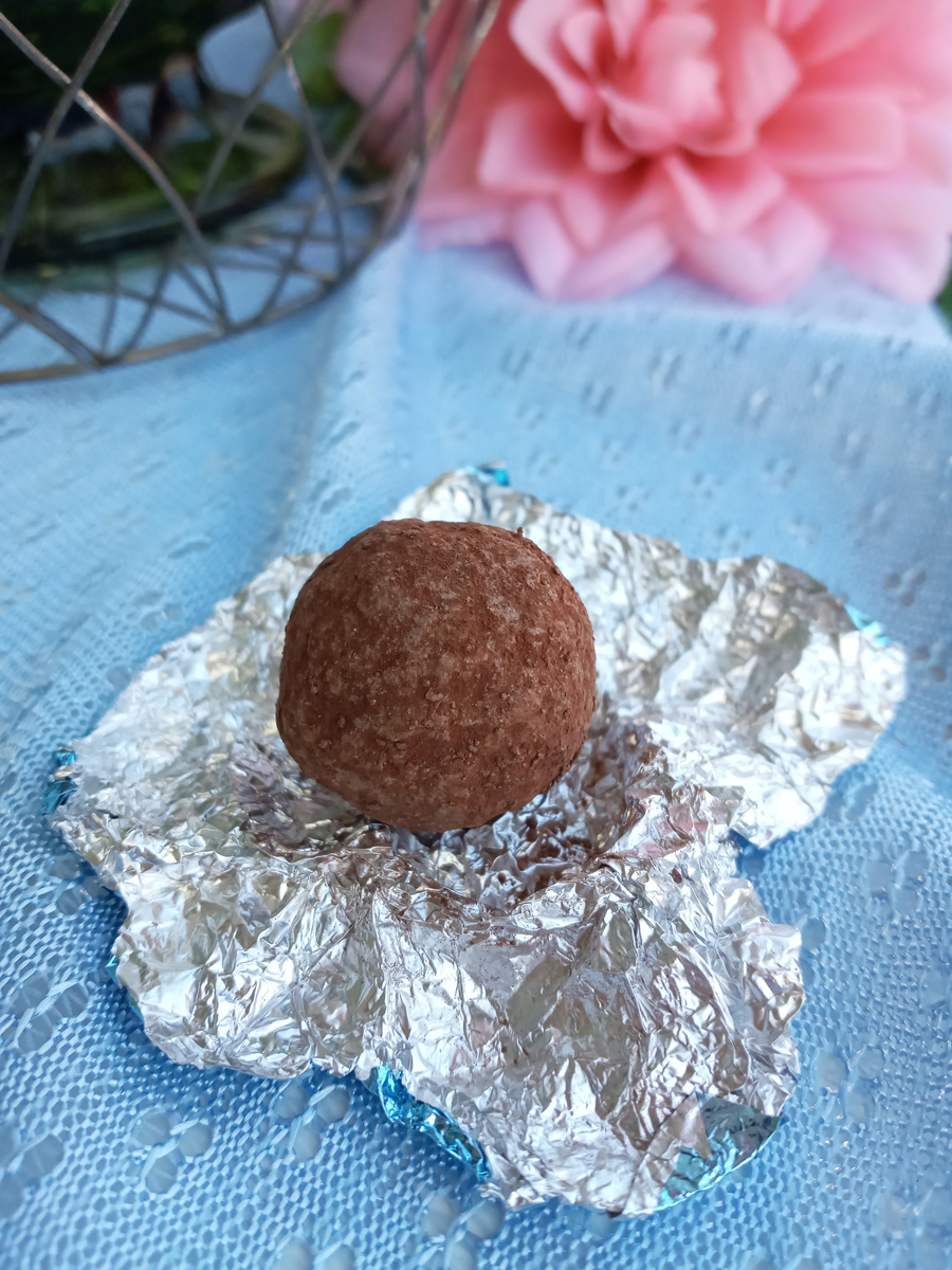 Maple Truffle at Sophie Sucree Vegan Bakery in Montreal
